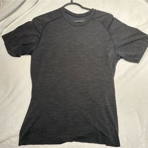 Lululemon Metal Vent Tech Grey Shirt Mens